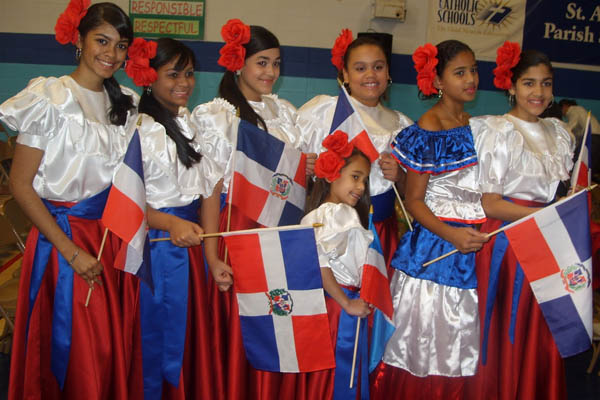 Traje Típico En Las Regiones De La República Dominicana